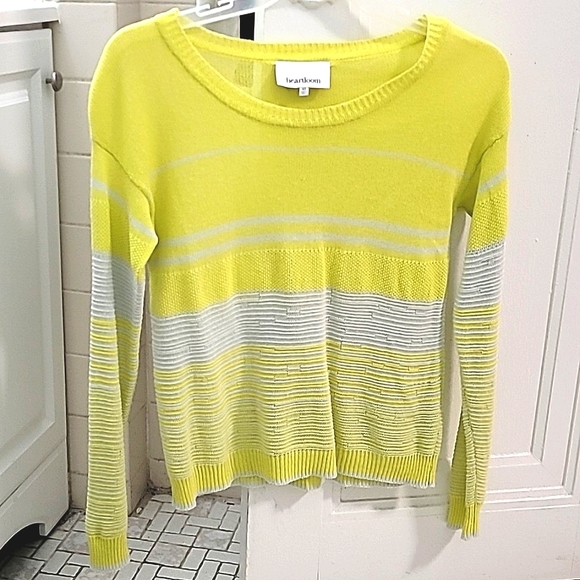 Neon yellow & Light Grey Light Knit Sweater - Picture 2 of 8